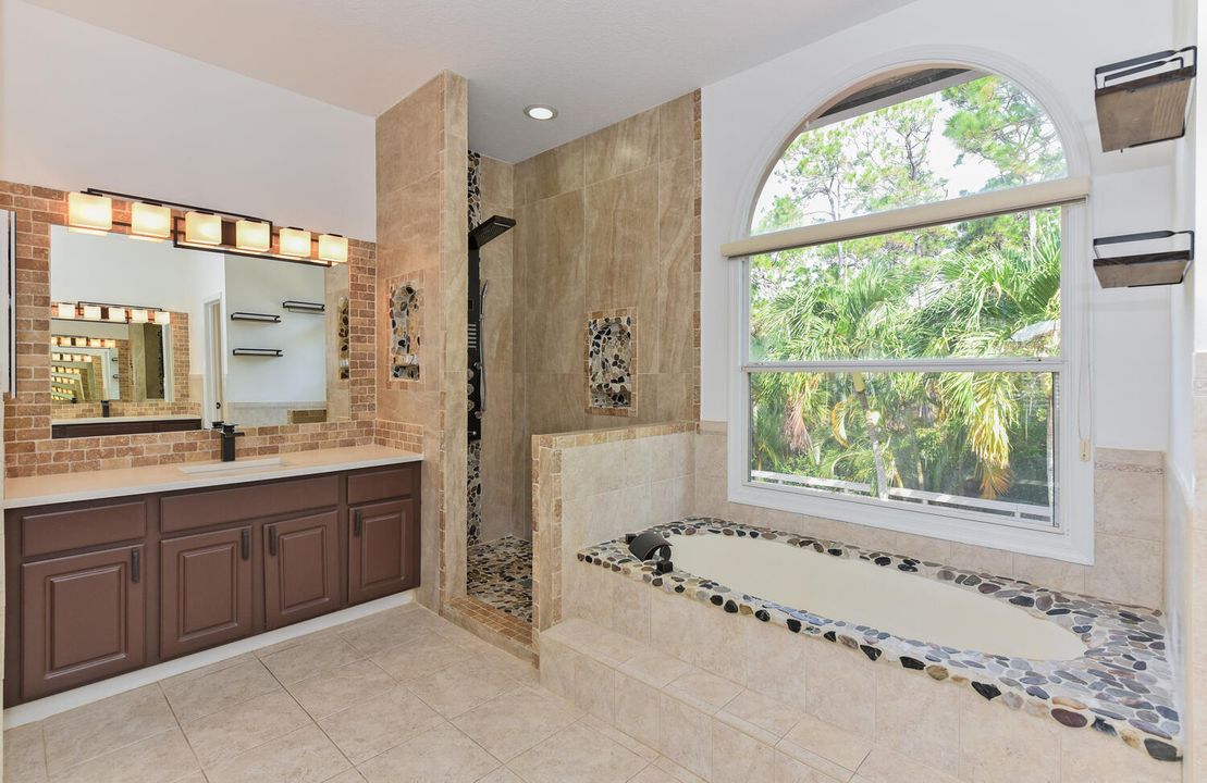 Active With Contract: $999,000 (5 beds, 4 baths, 3212 Square Feet)