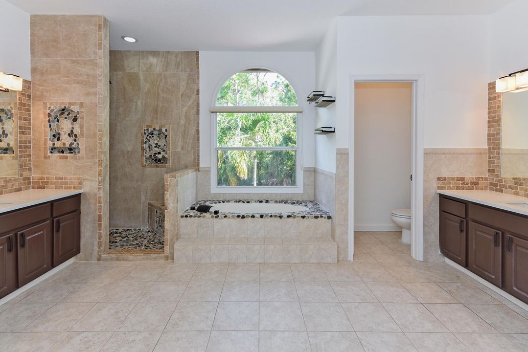 Active With Contract: $999,000 (5 beds, 4 baths, 3212 Square Feet)