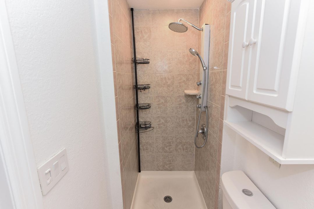 Active With Contract: $999,000 (5 beds, 4 baths, 3212 Square Feet)