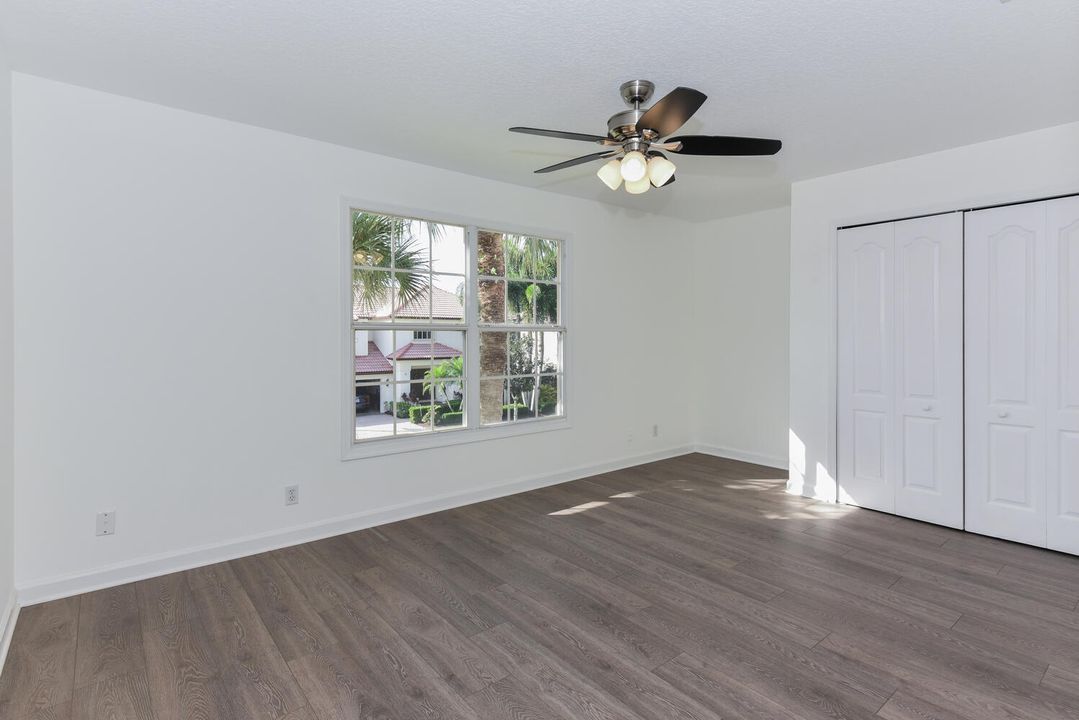 Active With Contract: $999,000 (5 beds, 4 baths, 3212 Square Feet)