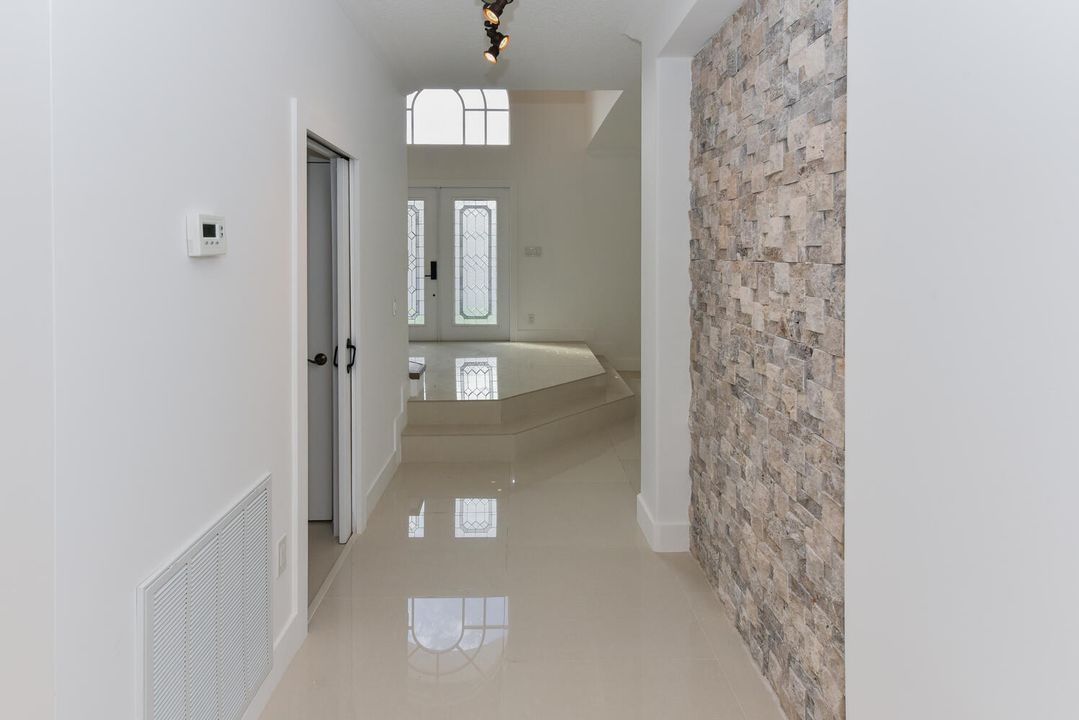 Active With Contract: $999,000 (5 beds, 4 baths, 3212 Square Feet)