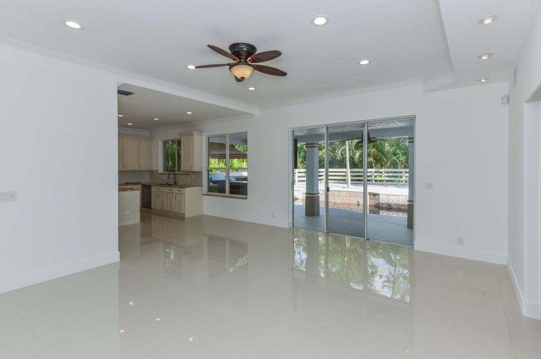 Active With Contract: $999,000 (5 beds, 4 baths, 3212 Square Feet)