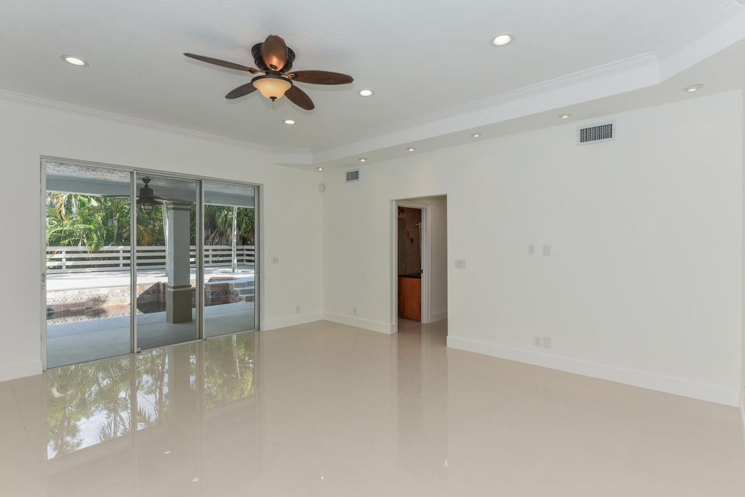 Active With Contract: $999,000 (5 beds, 4 baths, 3212 Square Feet)