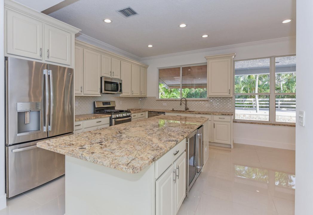 Active With Contract: $999,000 (5 beds, 4 baths, 3212 Square Feet)