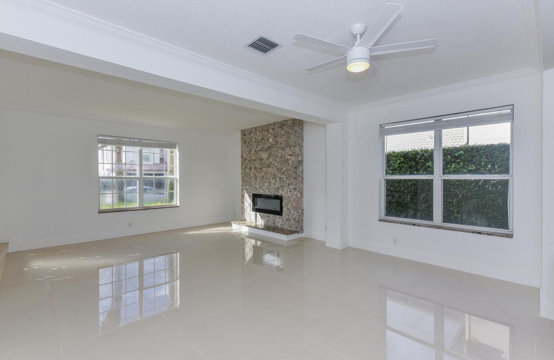 Active With Contract: $999,000 (5 beds, 4 baths, 3212 Square Feet)