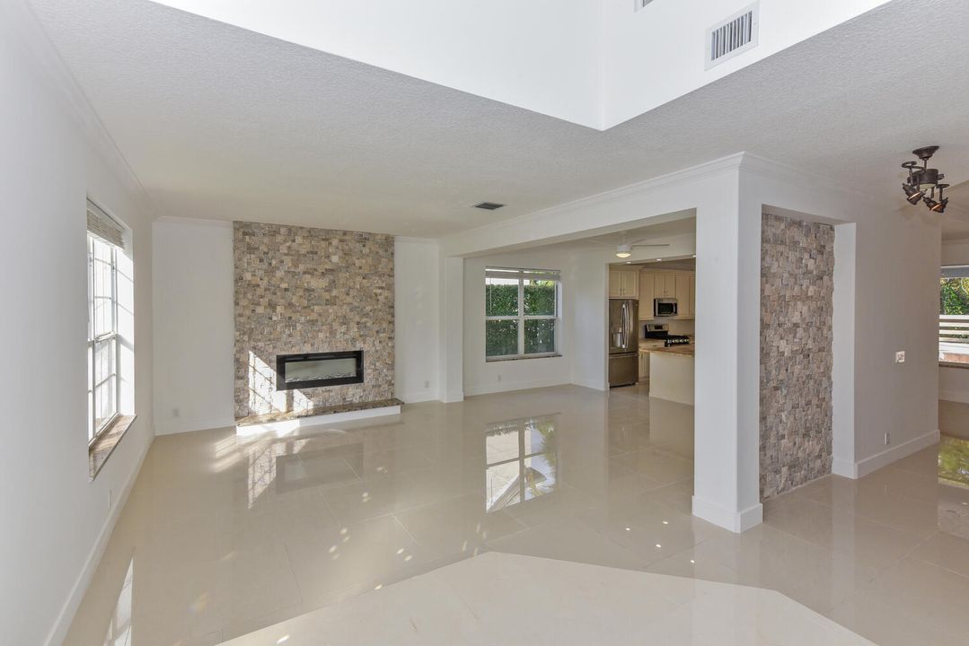 Active With Contract: $999,000 (5 beds, 4 baths, 3212 Square Feet)