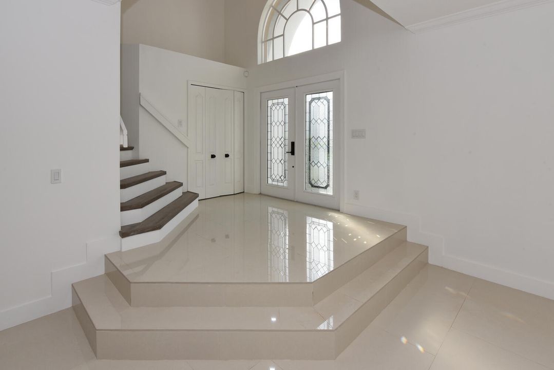 Active With Contract: $999,000 (5 beds, 4 baths, 3212 Square Feet)