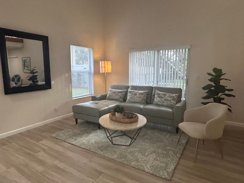 For Rent: $6,499 (3 beds, 2 baths, 1640 Square Feet)