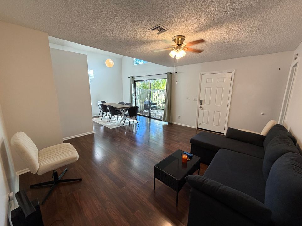 В аренду: $2,600 (3 спален, 2 ванн, 1440 Квадратных фут)