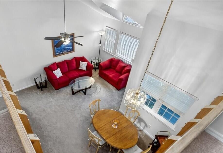 На продажу: $169,900 (2 спален, 3 ванн, 1460 Квадратных фут)