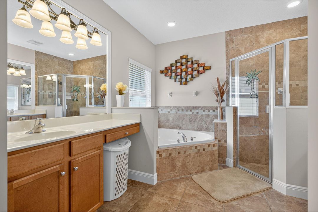 Под контрактом: $929,900 (4 спален, 2 ванн, 2136 Квадратных фут)