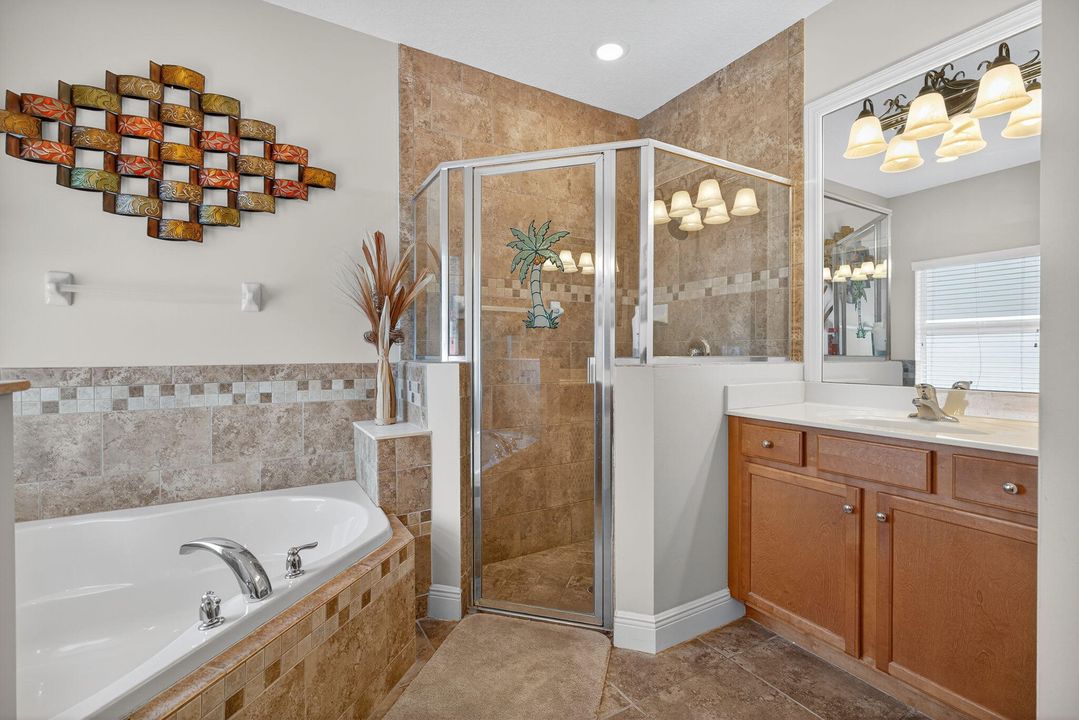 Под контрактом: $929,900 (4 спален, 2 ванн, 2136 Квадратных фут)