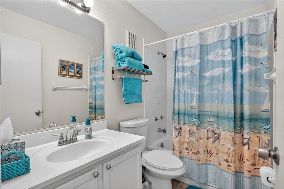 На продажу: $169,900 (2 спален, 3 ванн, 1460 Квадратных фут)