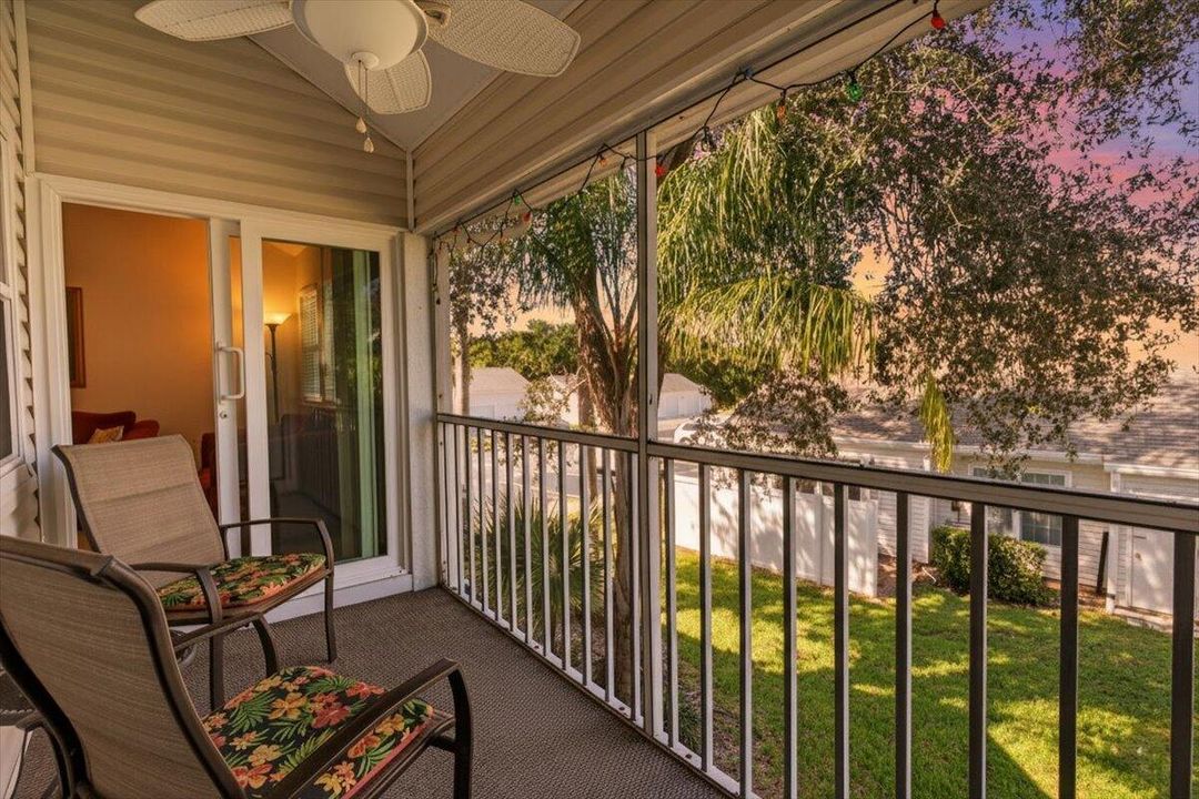 На продажу: $169,900 (2 спален, 3 ванн, 1460 Квадратных фут)