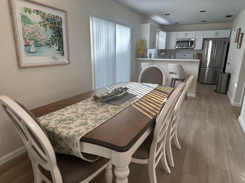 For Rent: $6,499 (3 beds, 2 baths, 1640 Square Feet)