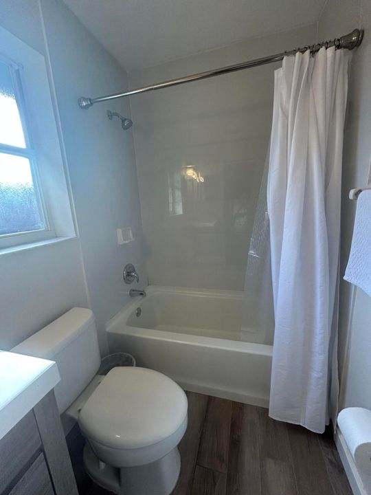 For Rent: $6,499 (3 beds, 2 baths, 1640 Square Feet)