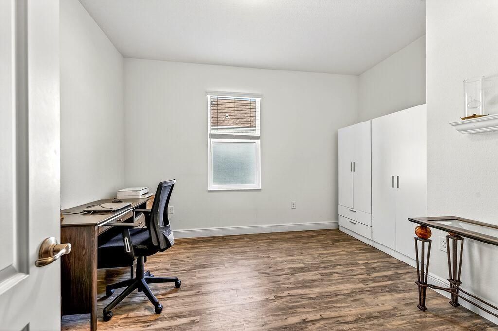 For Sale: $449,999 (3 beds, 2 baths, 1869 Square Feet)