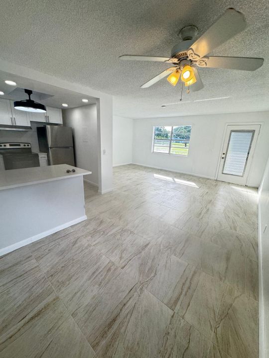 For Rent: $1,700 (1 beds, 1 baths, 760 Square Feet)