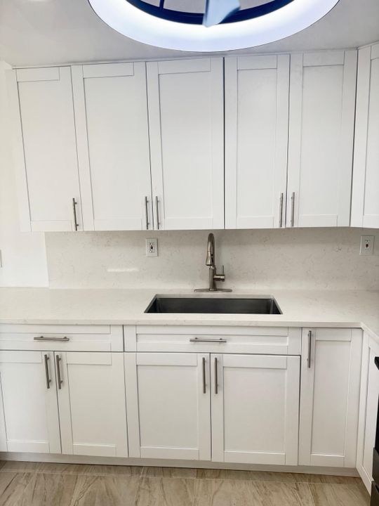 For Rent: $1,700 (1 beds, 1 baths, 760 Square Feet)