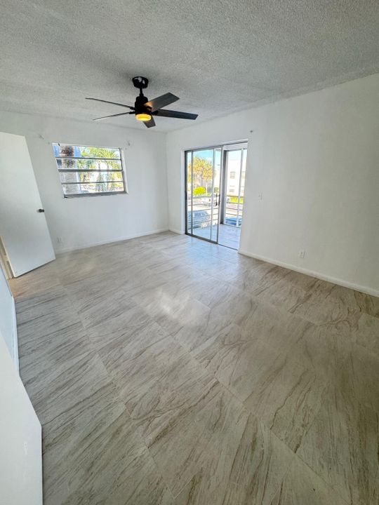 For Rent: $1,700 (1 beds, 1 baths, 760 Square Feet)