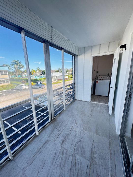 For Rent: $1,700 (1 beds, 1 baths, 760 Square Feet)