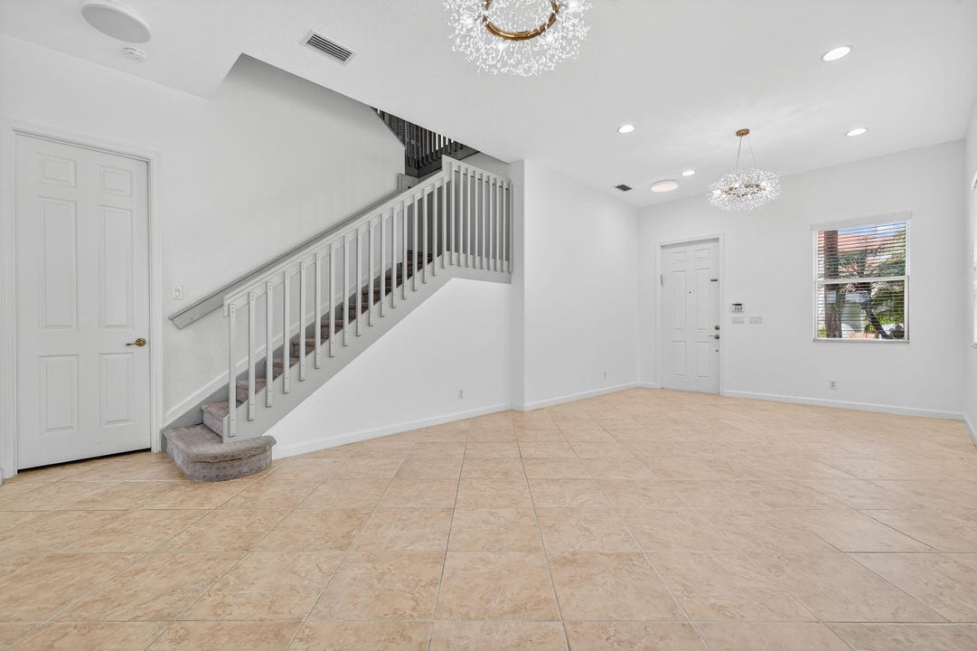 Active With Contract: $659,900 (5 beds, 3 baths, 3119 Square Feet)