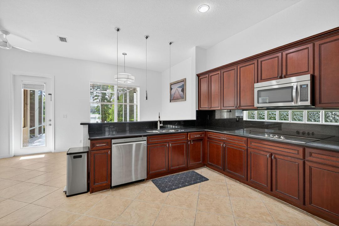 Active With Contract: $659,900 (5 beds, 3 baths, 3119 Square Feet)