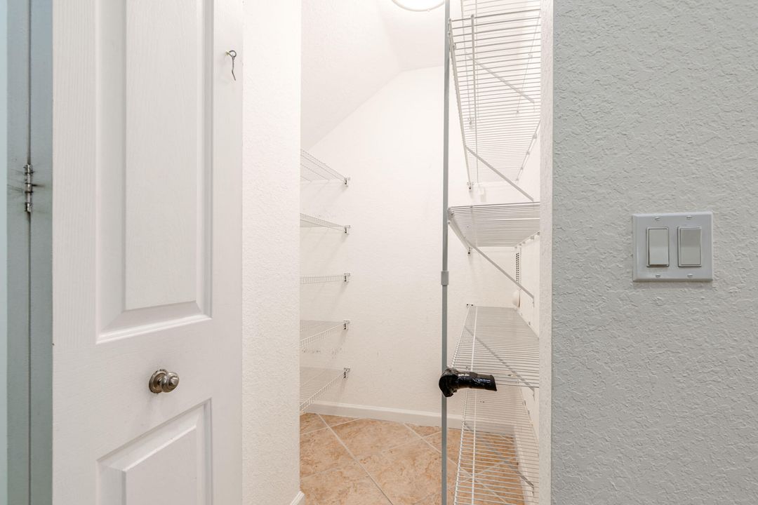 Active With Contract: $659,900 (5 beds, 3 baths, 3119 Square Feet)