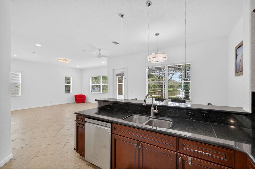 Active With Contract: $659,900 (5 beds, 3 baths, 3119 Square Feet)