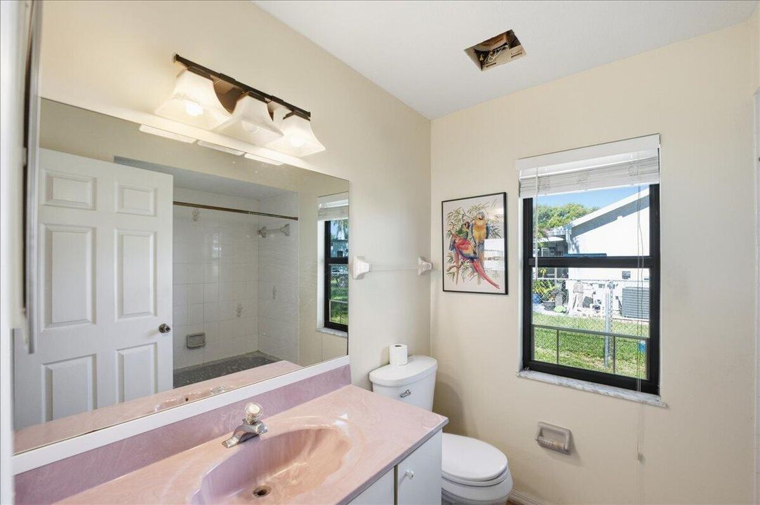 En Venta: $330,000 (3 camas, 2 baños, 1403 Pies cuadrados)