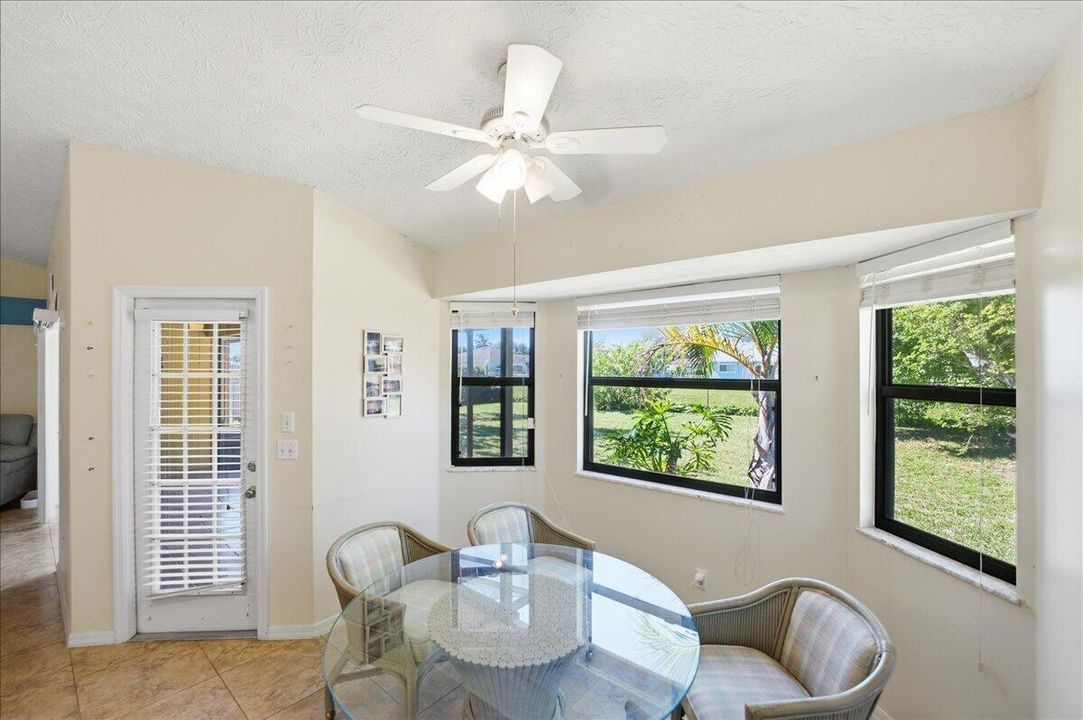 En Venta: $330,000 (3 camas, 2 baños, 1403 Pies cuadrados)