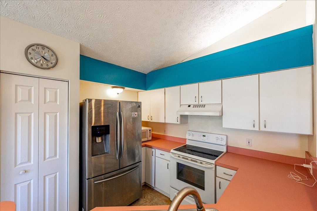 En Venta: $330,000 (3 camas, 2 baños, 1403 Pies cuadrados)