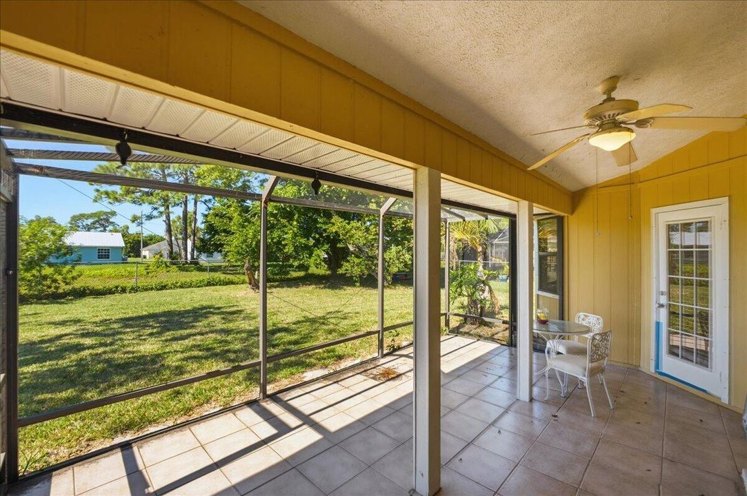 En Venta: $330,000 (3 camas, 2 baños, 1403 Pies cuadrados)