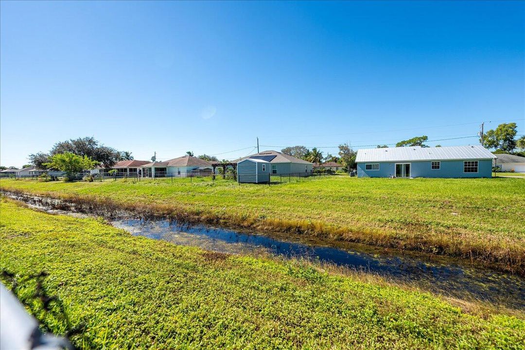 En Venta: $330,000 (3 camas, 2 baños, 1403 Pies cuadrados)