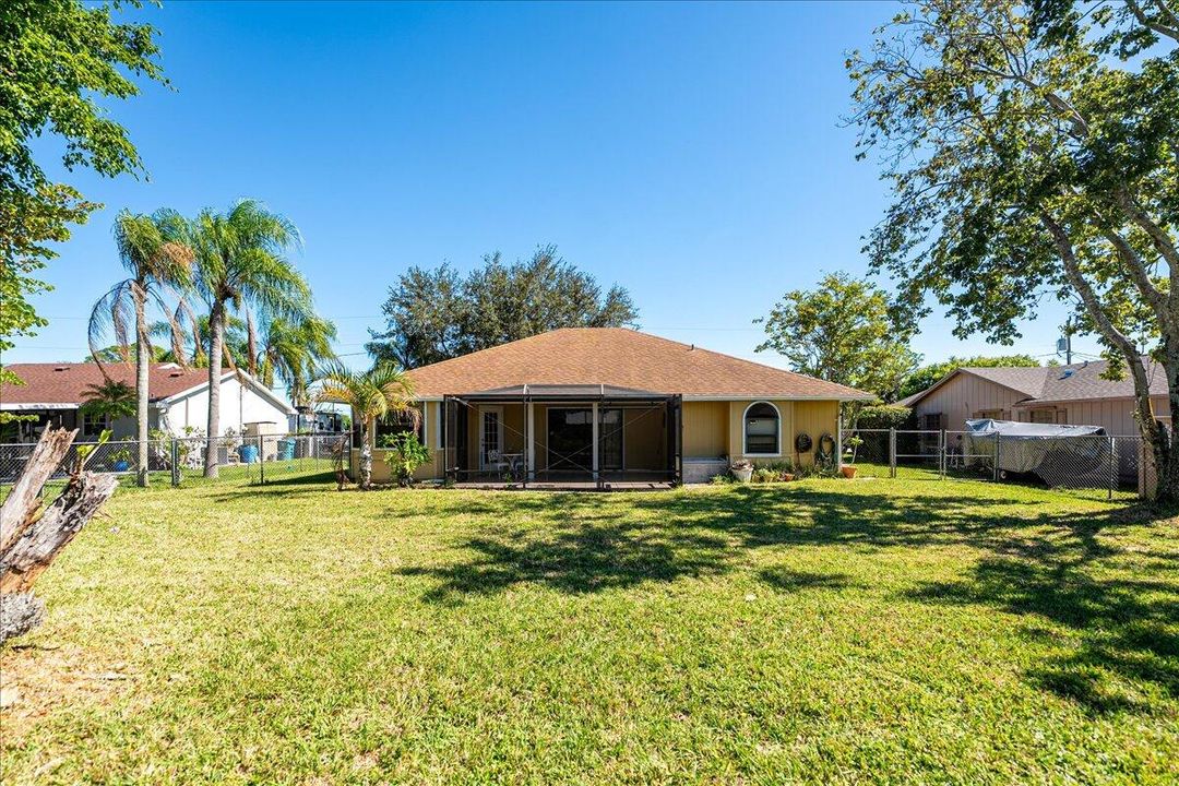 En Venta: $330,000 (3 camas, 2 baños, 1403 Pies cuadrados)