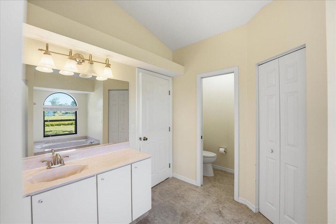 En Venta: $330,000 (3 camas, 2 baños, 1403 Pies cuadrados)