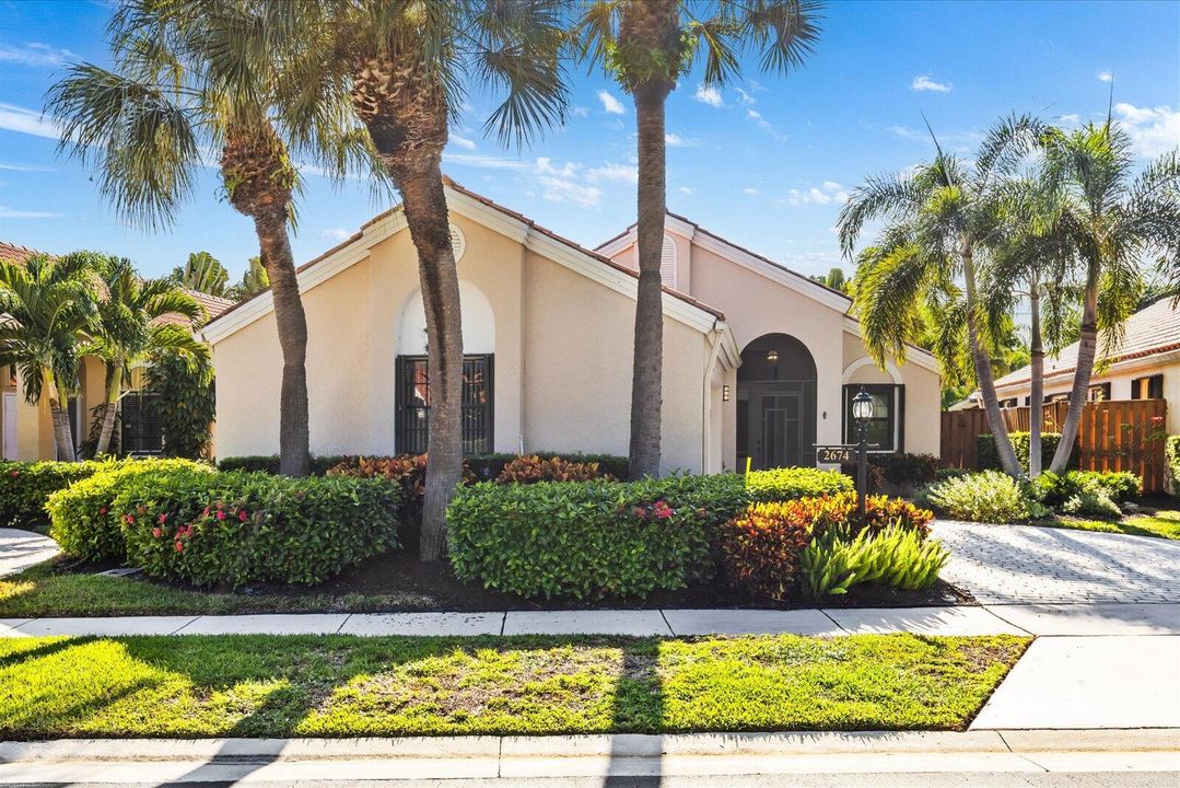 For Sale: $595,000 (3 beds, 2 baths, 1761 Square Feet)