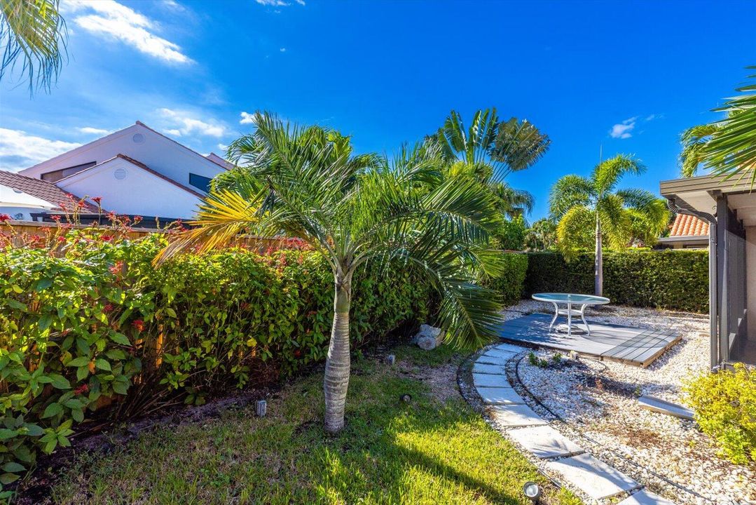 For Sale: $595,000 (3 beds, 2 baths, 1761 Square Feet)