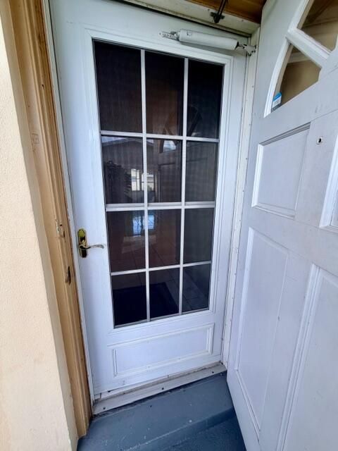 For Sale: $135,000 (2 beds, 2 baths, 895 Square Feet)