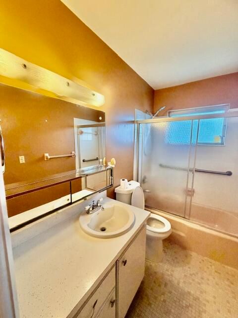 For Sale: $135,000 (2 beds, 2 baths, 895 Square Feet)