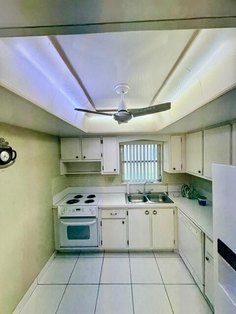 For Sale: $135,000 (2 beds, 2 baths, 895 Square Feet)