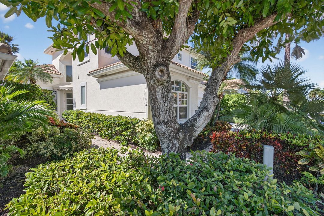 En Venta: $1,995,000 (5 camas, 4 baños, 3039 Pies cuadrados)