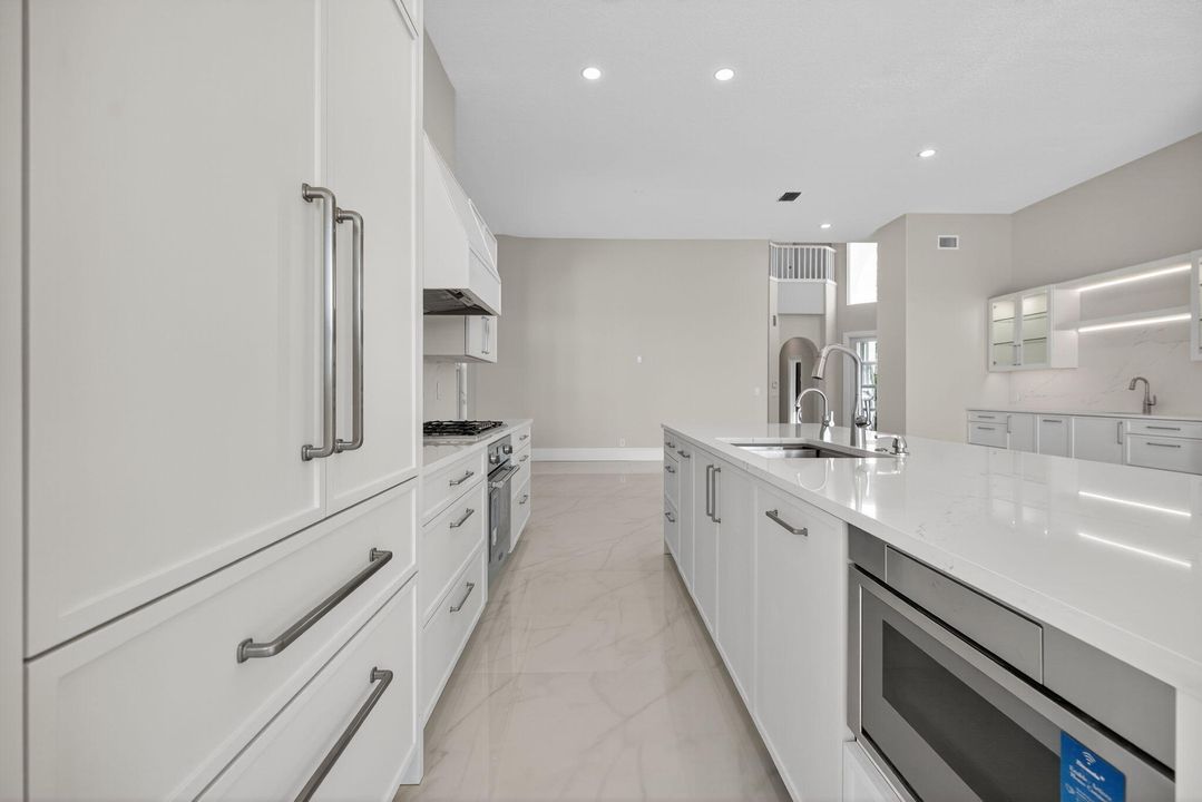 En Venta: $1,995,000 (5 camas, 4 baños, 3039 Pies cuadrados)