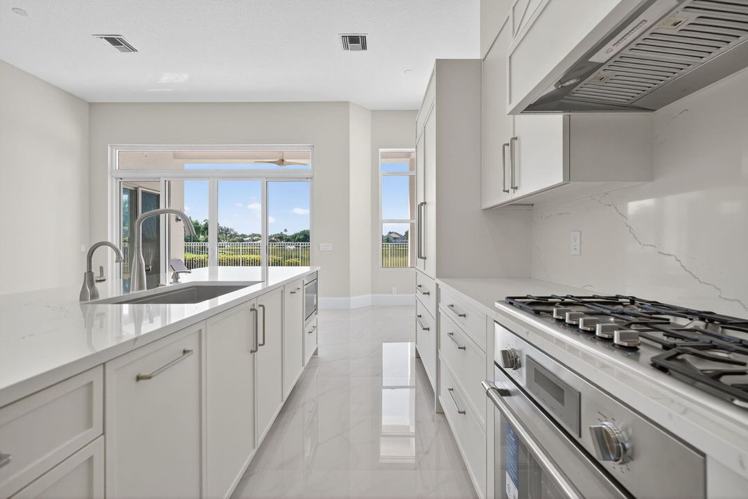 En Venta: $1,995,000 (5 camas, 4 baños, 3039 Pies cuadrados)