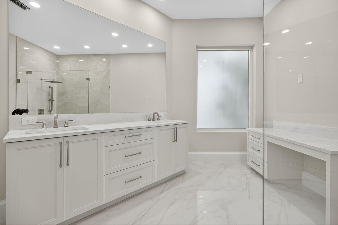 En Venta: $1,995,000 (5 camas, 4 baños, 3039 Pies cuadrados)