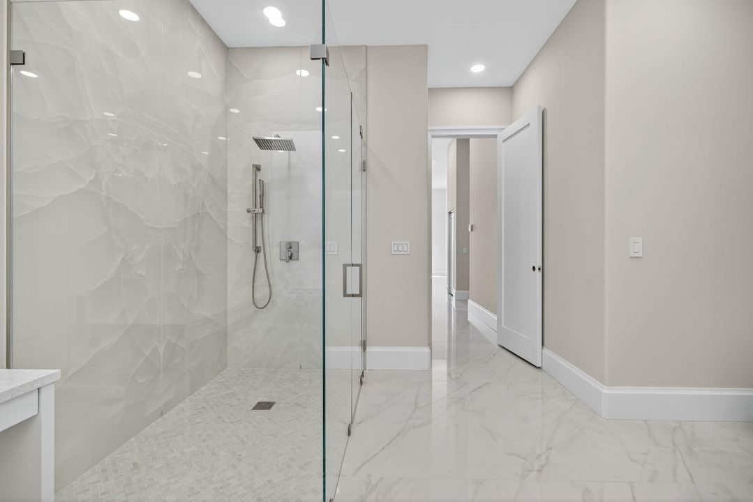 En Venta: $1,995,000 (5 camas, 4 baños, 3039 Pies cuadrados)