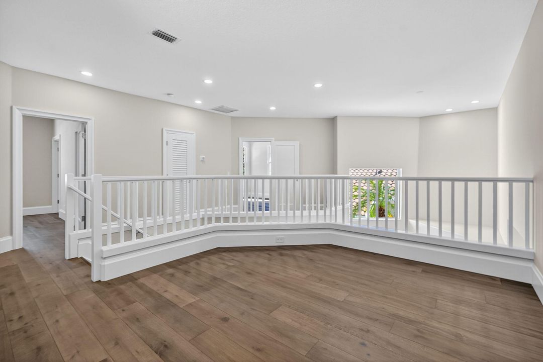 En Venta: $1,995,000 (5 camas, 4 baños, 3039 Pies cuadrados)