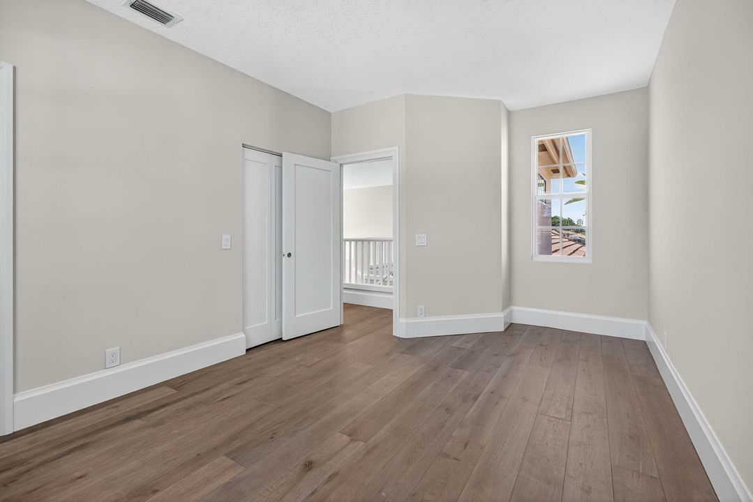 En Venta: $1,995,000 (5 camas, 4 baños, 3039 Pies cuadrados)