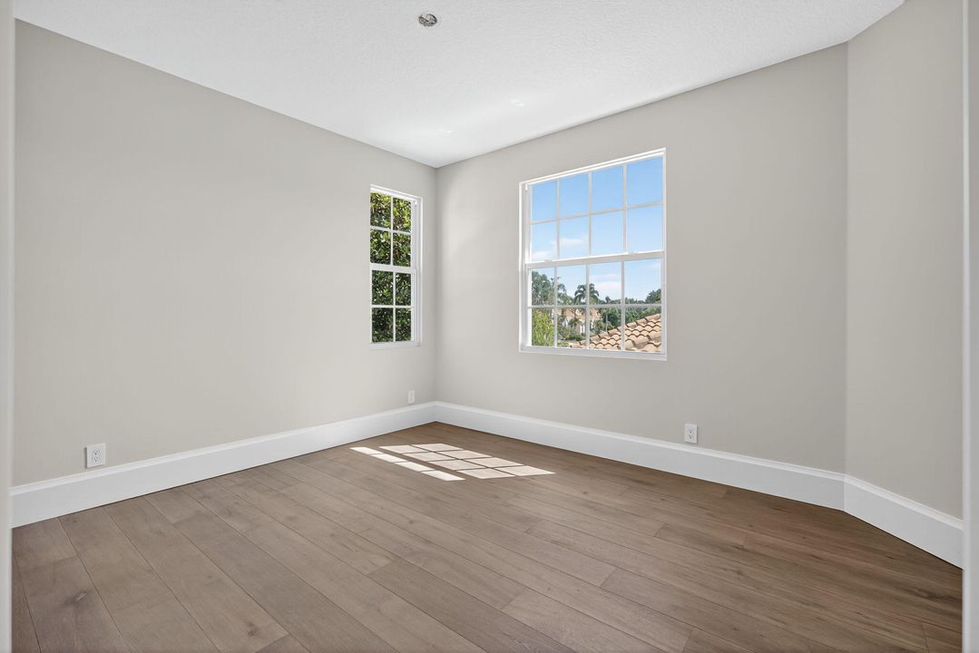 En Venta: $1,995,000 (5 camas, 4 baños, 3039 Pies cuadrados)