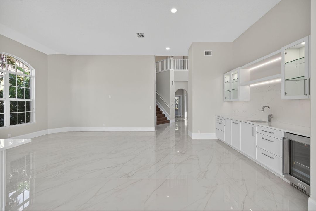 En Venta: $1,995,000 (5 camas, 4 baños, 3039 Pies cuadrados)